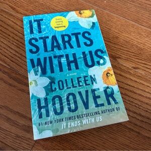 Colleen Hoover It Starts With Us paperback book novel summer beach read travel